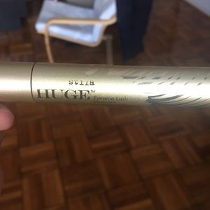 Stila Huge Extreme Lash Mascara, new